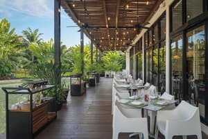 thumbnail: Outdoor dining