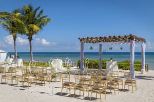thumbnail: Outdoor wedding area