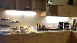 thumbnail: Breakfast area