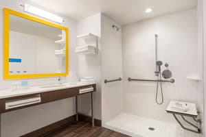 thumbnail: Bathroom shower