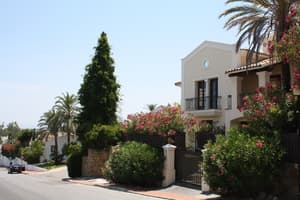 thumbnail: Front of property