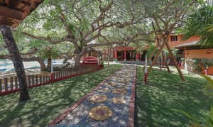 thumbnail: Property grounds