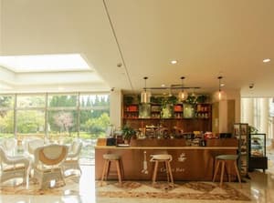 thumbnail: Bar (on property)
