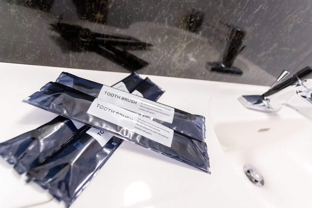 Bathroom amenities