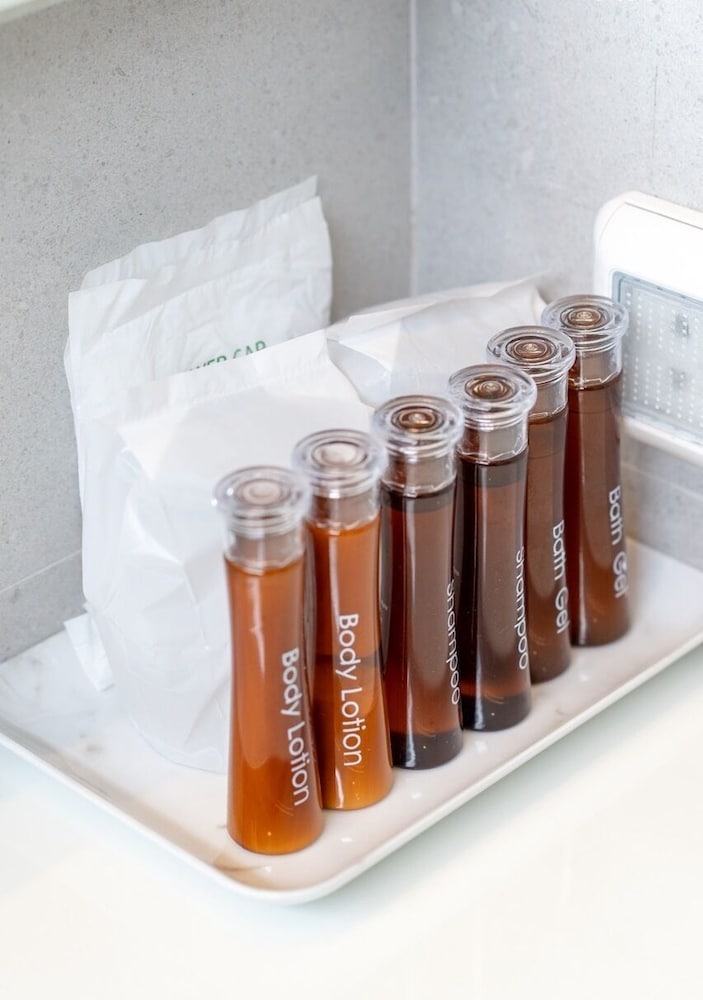 Bathroom amenities