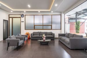 thumbnail: Lobby sitting area