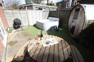 thumbnail: BBQ/picnic area