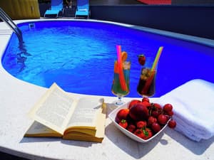 thumbnail: Pool