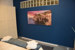 thumbnail: Interior entrance