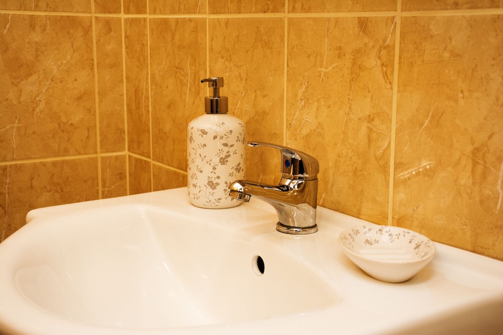 Bathroom sink