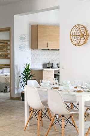 thumbnail: In-room dining