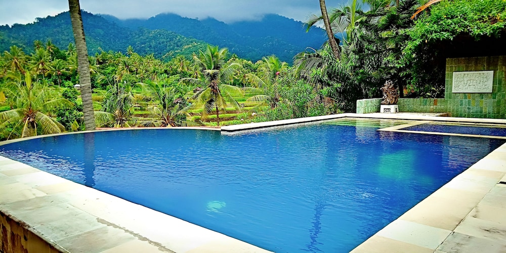 Infinity pool