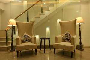 thumbnail: Lobby sitting area