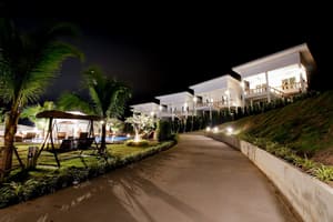 thumbnail: Property grounds