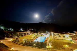 thumbnail: Outdoor pool