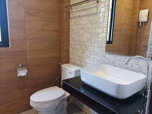 thumbnail: Bathroom shower