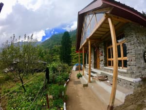 thumbnail: Exterior