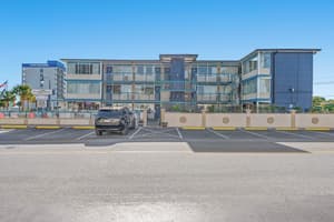 thumbnail: Exterior