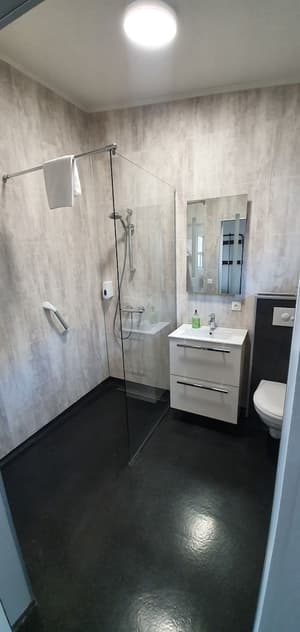 thumbnail: Bathroom
