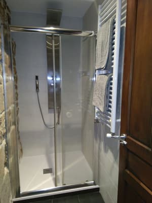 thumbnail: Bathroom shower
