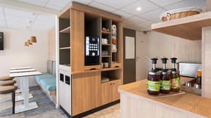 thumbnail: Breakfast area