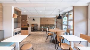 thumbnail: Breakfast area