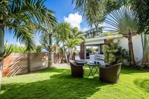 thumbnail: Outdoor dining