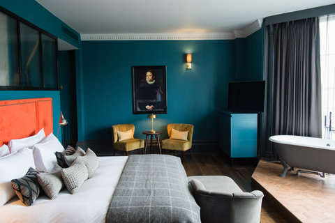 Signature Suite 2.jpg