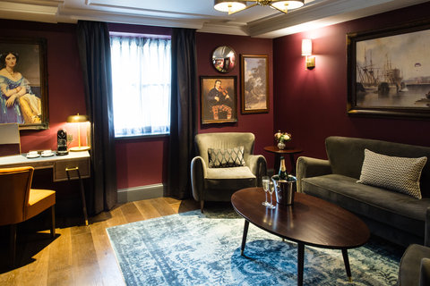 Suite 3.jpg