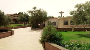 thumbnail: Exterior
