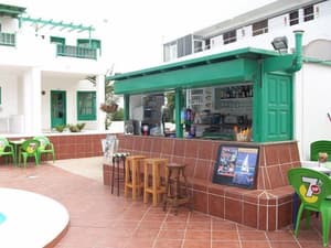thumbnail: Poolside bar