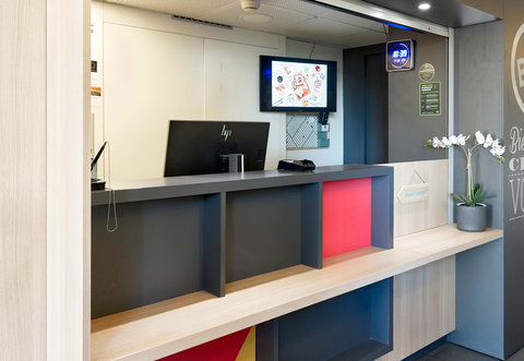 Hotel Corbeil Essonnes Reception