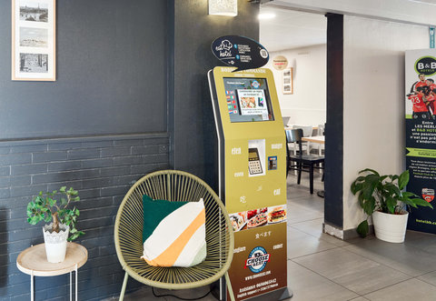 Hotel Corbeil Essonnes Lobby