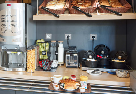 Hotel Corbeil Essonnes Breakfast Buffet