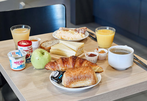 Hotel Corbeil Essonnes Breakfast Focus