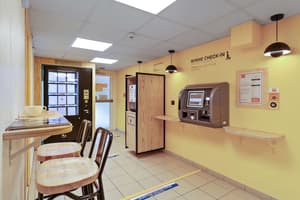 thumbnail: Breakfast area