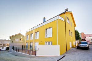 thumbnail: Front of property