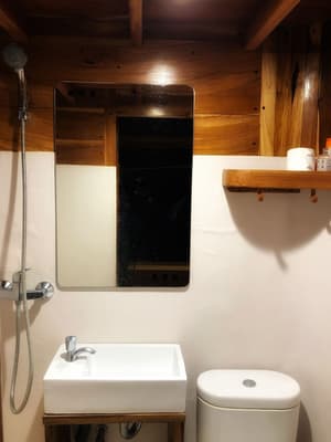 thumbnail: Deep soaking bathtub
