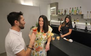 thumbnail: Bar (on property)