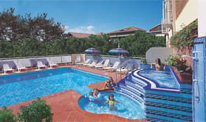 thumbnail: Outdoor pool
