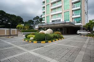 thumbnail: Front of property