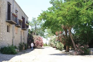 thumbnail: Exterior