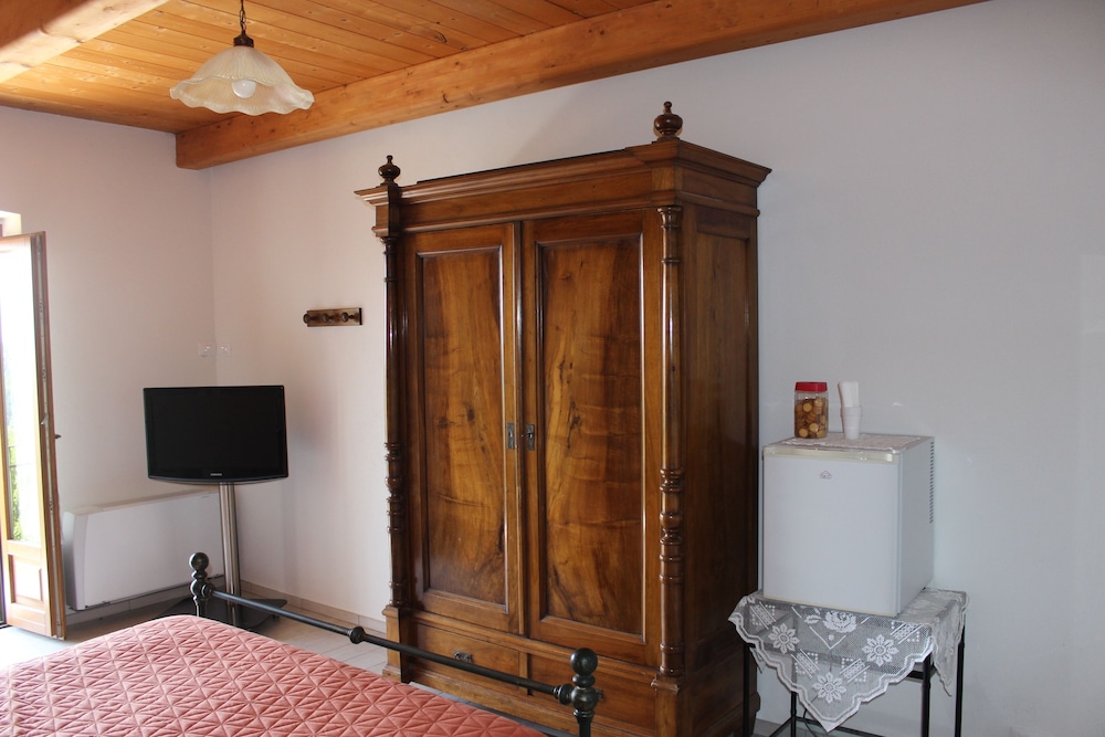 Room amenity