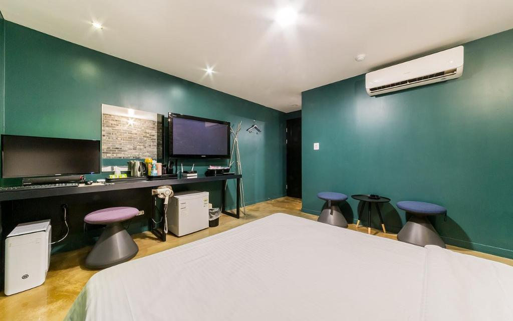 83edabb114a1ba1e2db232baa56eb598.jpg