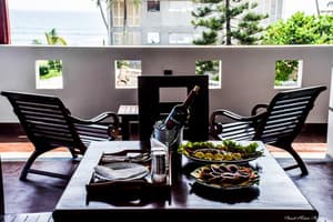 thumbnail: Outdoor dining