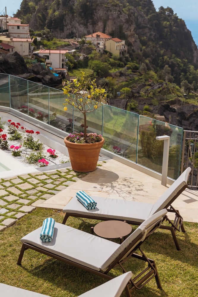 Rooftop pool