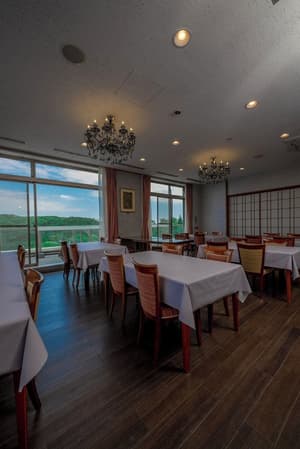 thumbnail: Restaurant