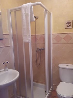 thumbnail: Bathroom shower