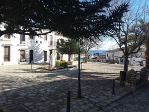 thumbnail: Front of property