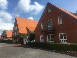 thumbnail: Front of property